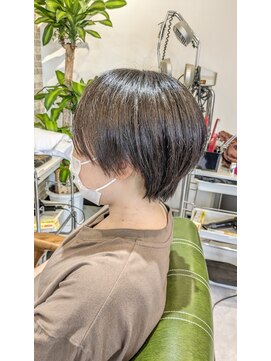 モーネ(Mone) 暑いこの時期おすすめ！くびれショート