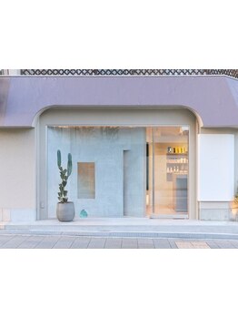 【緑地公園から徒歩10秒】デザインカラー、ヘッドスパ、髪質改善メニューが自慢の大人女性に人気のサロン♪