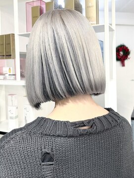 ベレーザ 渋谷(BELEZA) 11544ホワイトブロンドインナーカラー黒髪アッシュショートボブ