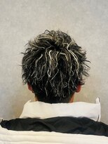 アストロ(ASTRO)&nbsp;メッシュハイライトスパイラルパーマツイストパーマツーブロック