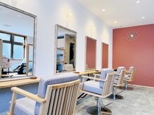 チュラトニーワン(Chula21)の雰囲気(COTA. milbon. WELLA. ALROB. nakano. DEMI. 取り扱い商材豊富)