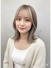 テラス トヨタ(Telasu Toyota)&nbsp;フェイスフレーミングとホワイトベージュカラー◎