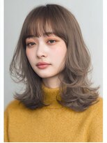 ダル 渋谷/表参道(DAL.)&nbsp;外ハネ顔周りレイヤー前髪パッツンカーキーベージュ
