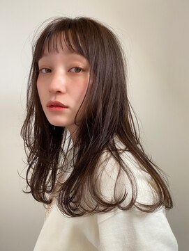 ブルートマト(BLUE TOMATO) 束間のある前髪のセミロング