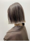グラデーションミルクティーベージュ切りっぱなしボブ【林京平】