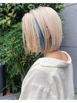 シェリア(Shelia) ホワイトミルクティー×ミントアッシュ×透明感×ロブヘア