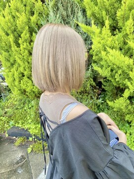 エトランジェ(Etrange) ミルクティーベージュ