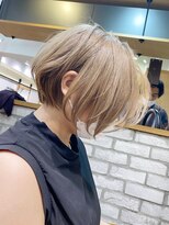 アヴァロン(AVALON)&nbsp;愛され大人ショートボブ前髪長め丸みシルエットアッシュベージュ