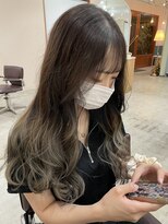 キュオンシア(CUEON. ciea)&nbsp;ロング×グラデーション×グレージュ