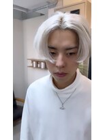 イエナ 渋谷(IENA)&nbsp;メンズ ホワイトカラー  水色カラー、ハイトーン、推しカラー