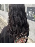 黒髪ロングしっかり強めパーマ