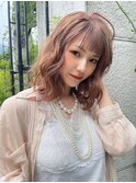 ピンクベージュ
