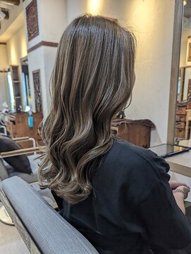 ヘアリゾート粋 ウナム 新宿東口店(enam) 透明感カラー/アッシュベージュ/ふんわりウェーブ
