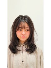 ルナティー(Lunaty) セミロングレイヤーカット　シースルーバング