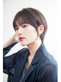 フルバング×暗髪耳かけショート