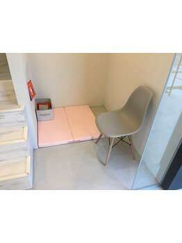 【キッズスペースあり】お子様連れのママにも大人気♪毎日忙しいママさんもお子様と一緒にカットOK◎