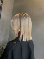 ヴァーディ オモテサンドウ(Vardy omotesando)&nbsp;ブロンドボブ・表参道ケアブリーチ・ハイトーン・金髪・ホワイト