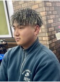メンズパーマ　ツイストパーマ　ホワイトメッシュ　フェード