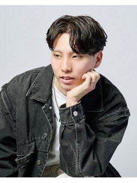 ヘアアンドフェイス ルースト(hair&face ROOST) 波巻きツイストスパイラル/リバースセンターパート/円町
