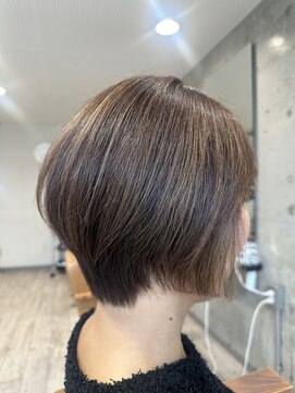 ヘアーアンドメイク ファット(Hair&Make PHAT) 白髪ぼかしショートボブカット30代40代50代