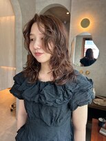 イコイ(icoi)&nbsp;ウェーブなミディアムで質感に変化を　＊nagai