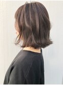 スモーキーグレージュ_外ハネボブアッシュブラウン_ba257843