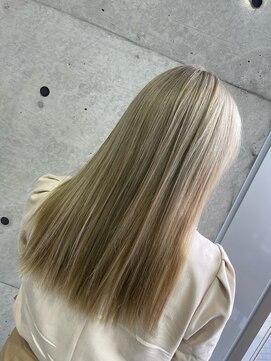 ニーゼロゼロナナ(2007) ブロンドカラー