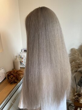 レオン(Re:ON) ホワイトベージュ!