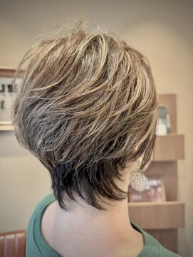 ケンジスマート(KENJE smart) 茅ヶ崎白髪ぼかしハイライト。