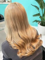 ユー イケブクロ(u Ikebukuro)&nbsp;ホワイトブロンド/巻き髪/ダブルカラー/ブリーチ/外国人風