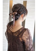 ムゥフ ヘアーアンドアイラッシュ(mouf hair&eyelash)&nbsp;編み込みローポニー×リボンアレンジ