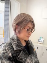 スイ(suiw)&nbsp;メガネにも合うハイトーンショートインナーカラー【suiw】昭和町