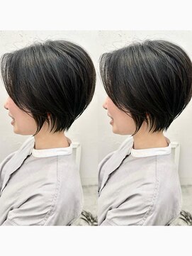 ロミー 本厚木(ROMMY.) 大人可愛いレイヤーショート◎髪質改善暗めカラー20代～50代