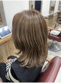 ベージュ系白髪ぼかしハイライト