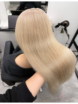 ジゼル 栄 矢場町(Giselle) RENYA 抜きっぱなしブロンド ケアブリーチ ハイトーンカラー