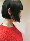 bibito 重め前髪のAラインボブ インナーカラー