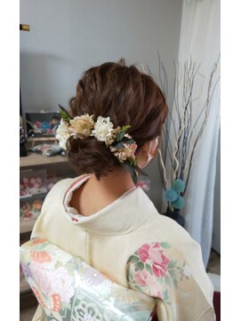 きものサロン すずめ屋 訪問着にもルーズシニヨン！ドライフラワーで華やかに♪