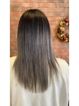 イッツヘアー(IT'S HAIR) シルバーグラデーション×ハイライト