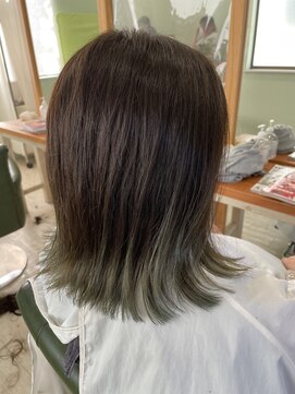 ヘアー メイク フィールド(Hair Make Field) しつこずきないエメラルドカラー☆