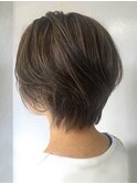 白髪ぼかしハイライト/くびれショート