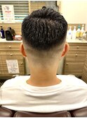 短髪スキンフェード震災刈りアイロンパーマベリーショートメンズ