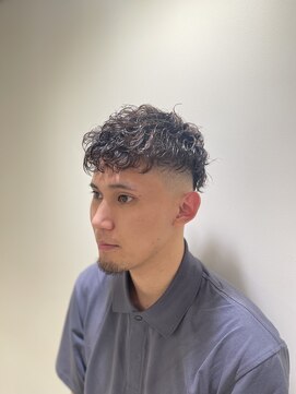 プレミアムバーバー 原宿店(PREMIUM BARBER produce by HIRO GINZA) スキンフェード×ストロングパーマ