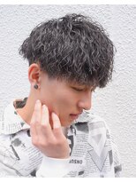 フリーク バーバーショップ 都島店(FREAK BARBER SHOP) 黒髪束感ツーブロックマッシュ縦落ちツイストスパイラルパーマ