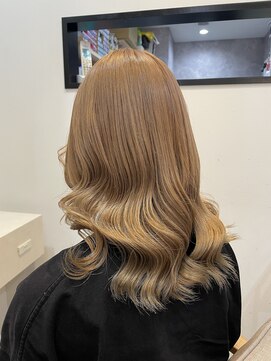 ラビス クローバー(Lovis clover) 魅力倍増カール/セミディ/シアーカラー/ショートヘア/姫カット