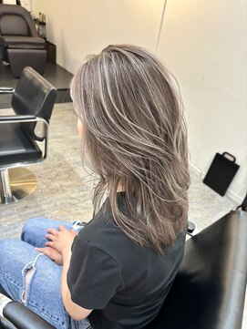 ブレンド 渋谷(BLend) 20代30代40代白髪ぼかしハイライト小顔ショートボブミニウルフ