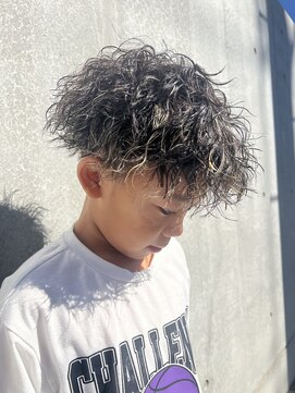 アカヒゲ 新札幌店(AKAHIGE) ツイストスパイラルパーマ波巻きパーマ メッシュ スペインカール