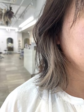 アヴァンス 箕面(AVANCE.) イヤリングカラー×グレージュ