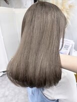 リア(riah) ダブルカラーミルクティーベージュレイヤーカット韓国ヘア