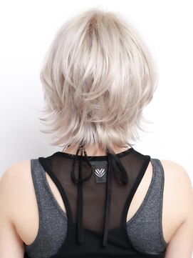 ピークアブー 原宿ハラカド(PEEK-A-BOO) ハイレイヤーウルフハッシュカットブリーチくびれデザイン