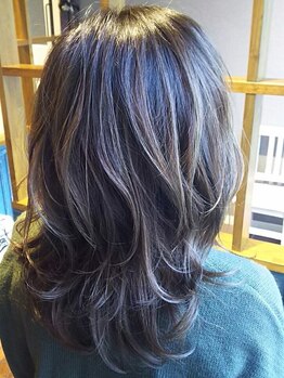 グランディール(grandir)の写真/『HUE Mirai』取扱店◎自由自在のカラーデザイン/高発色/艶やか仕上がりが両立する新しい可能性を体感